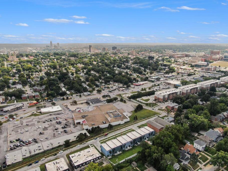 Midtown Luxury - 2 Master Suites - Near Unmc Omaha Exterior photo